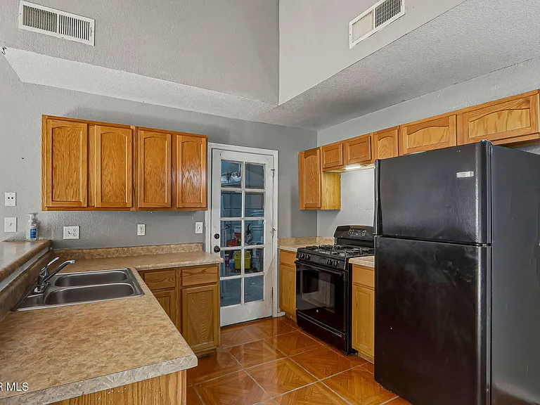 3836 Tierra Roca Pl — Photo 8