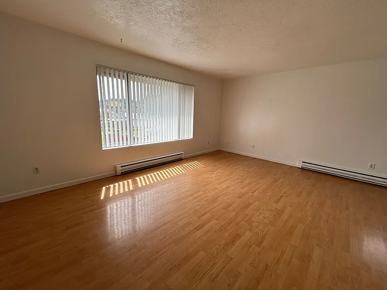 4658 Ocean Beach Hwy — Photo 12