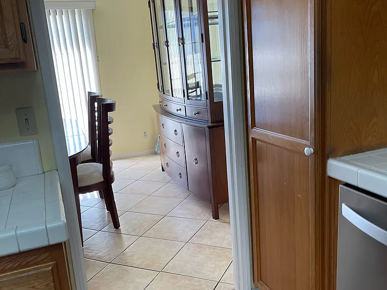 19620 Wyandotte St #3 — Photo 29
