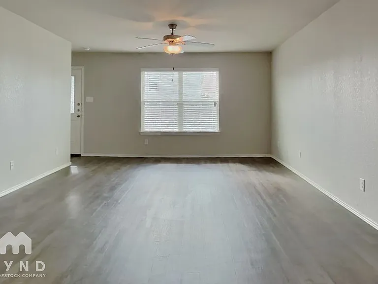 3704 Colemans Run — Photo 4