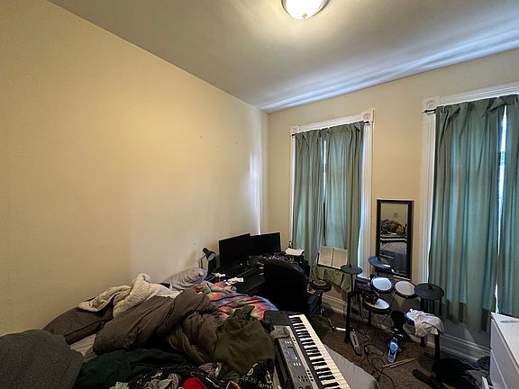 4th image of 319 Hilton Pl #1