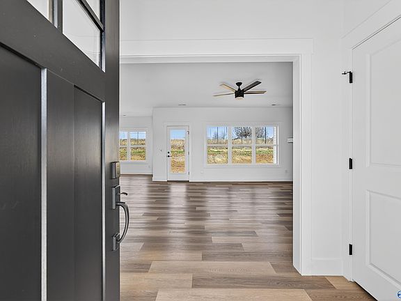 5th image of 206 Rustic Trce