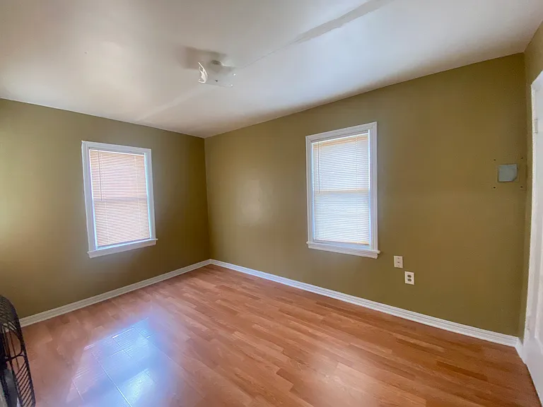 114 SE 40th St #114 — Photo 15