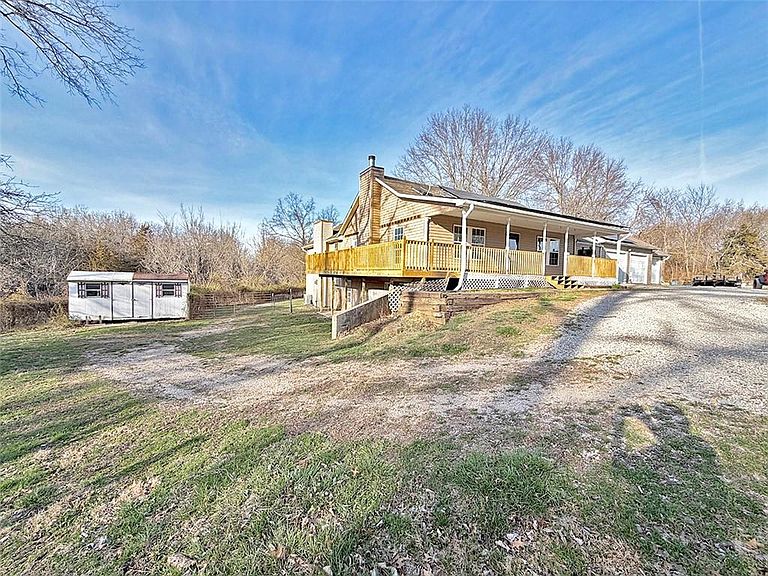 Listing photo 3