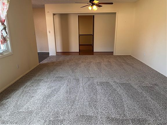 4th image of 4842 Red Pine Way
