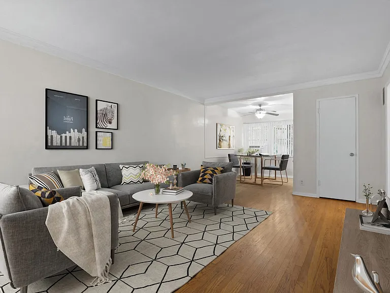 Hayworth Avenue Apartments — Photo 8