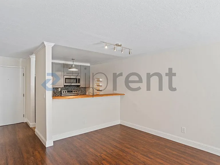 2005 Pleasant Valley Ave #217 — Photo 9