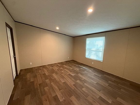 5th image of 1209 Lincoln Ave
