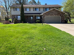 924 Dahlia Ln, Rochester Hills, MI 48307