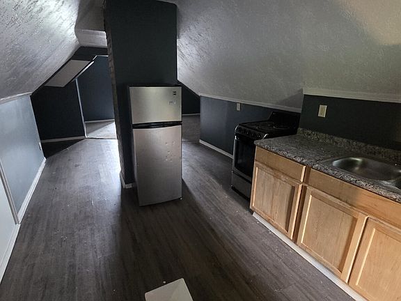 4th image of 1374 E 115th St #3