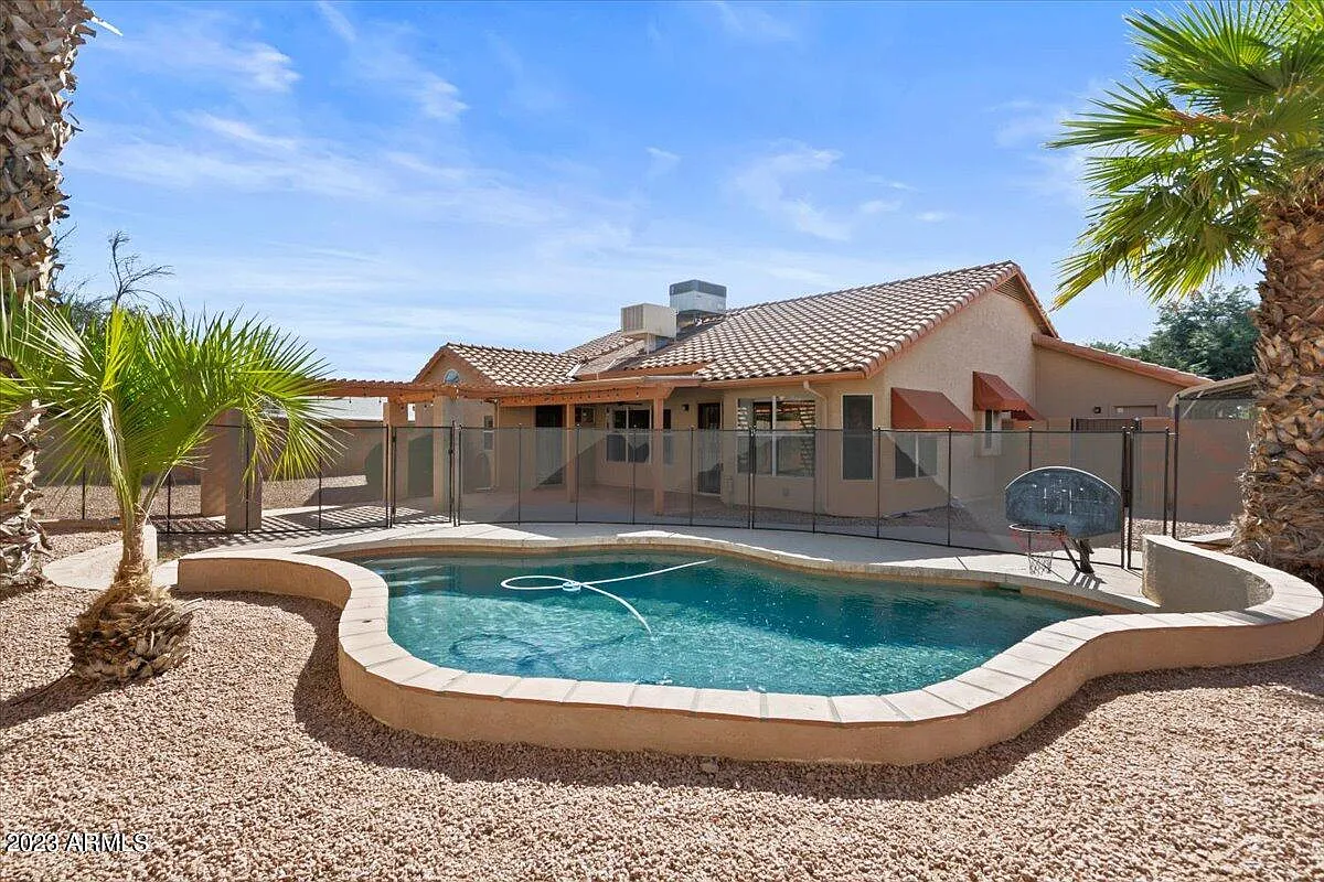 3 bed, 2.0 bath, 1664 sqft, $3,500 — Photo 1