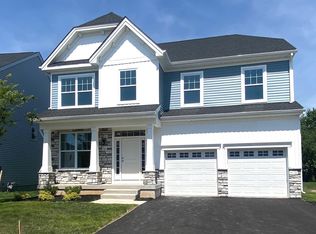 16 Misty Meadow Ln, Hamilton, NJ 08619