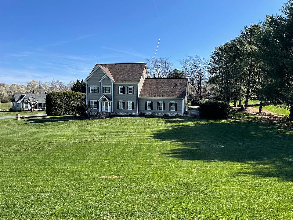 1st image of 186 Hollymeade Ln