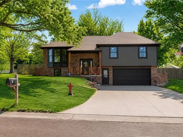 701 Benjamin Ave, Gower, MO 64454