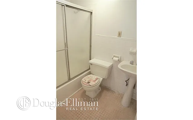 Rented by Douglas Elliman | media 14