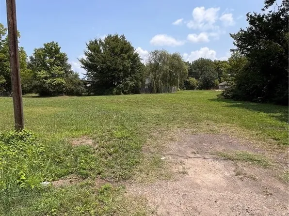 S Elm St, Sallisaw, OK 74955