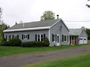 28 Maple St, Dover Foxcroft, ME 04426