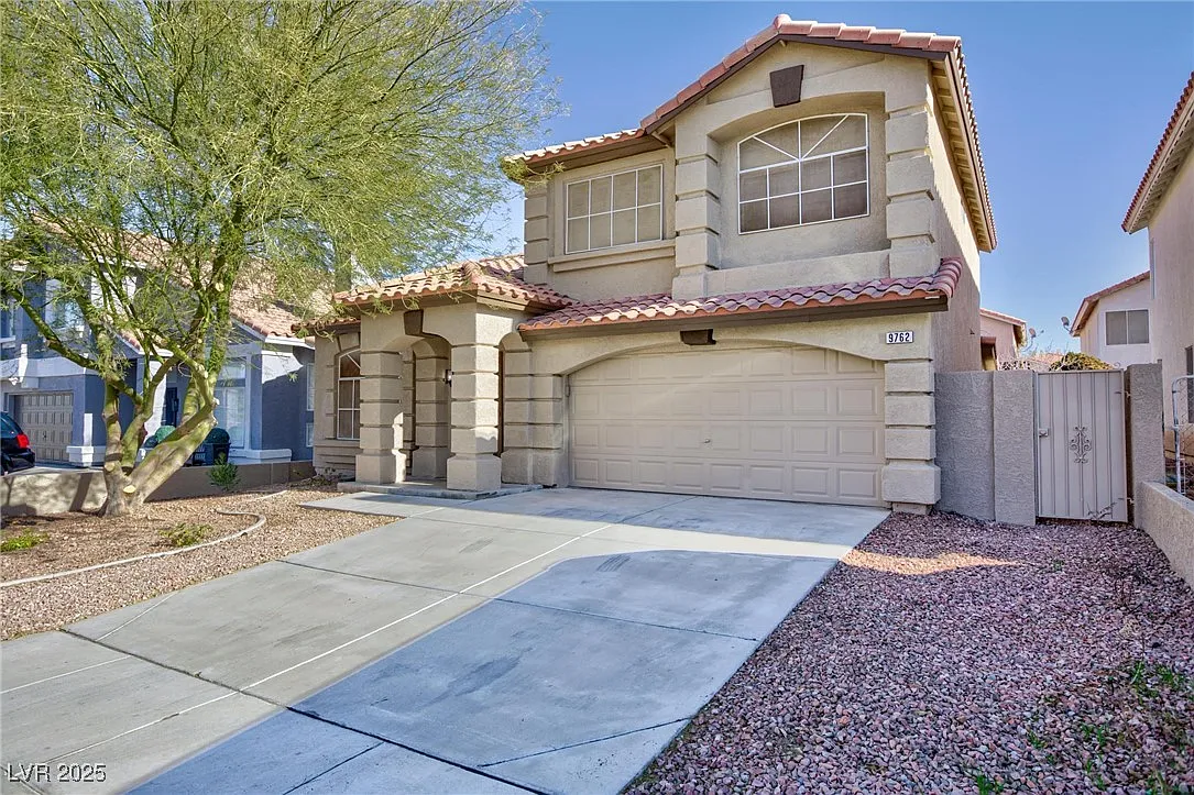3 bed, 2.5 bath, 1639 sqft, $3,500 — Photo 2
