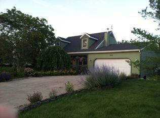 583 Lake Park Dr, Valparaiso, IN 46385
