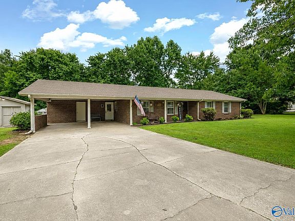 2nd image of 240 Dee Ann Rd