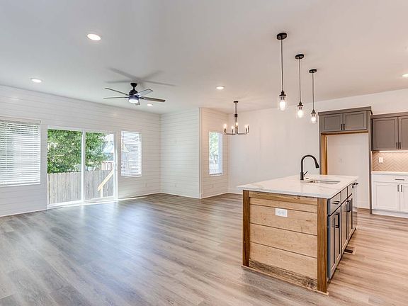 4th image of 8537 W 37th St N #11390227