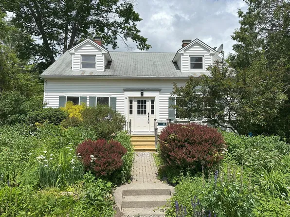 14 Pond Street, Orono, ME 04473