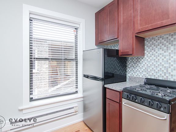 3rd image of 2900 N Mildred Ave #2908T1