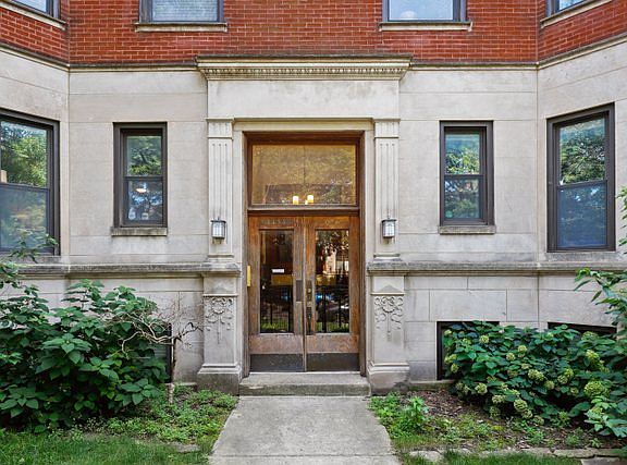 2nd image of 1455 W Cuyler Ave #2E