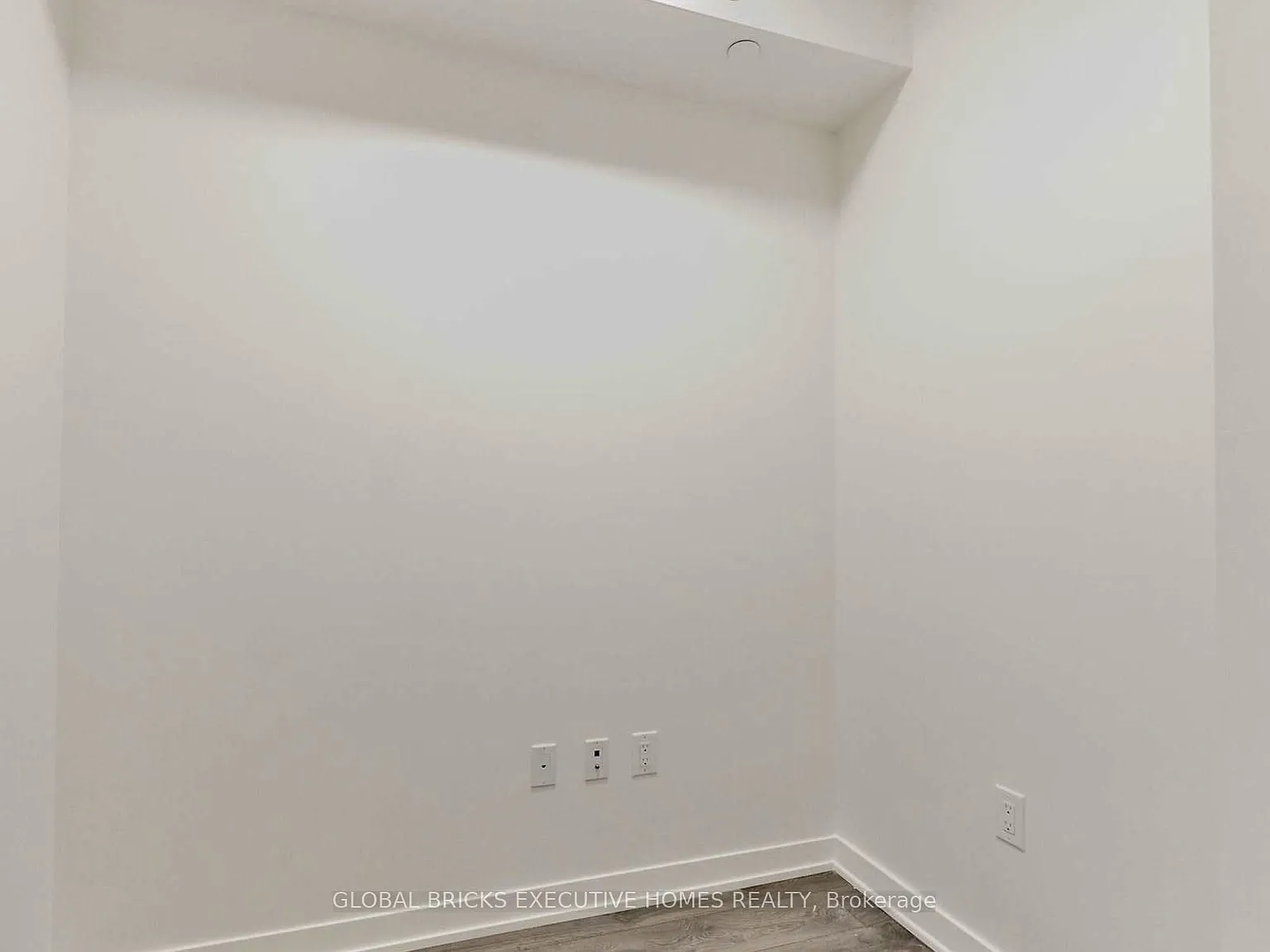 3 bed, $3,500 — Photo 2