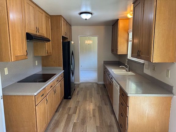 5th image of 131 Tharp Dr