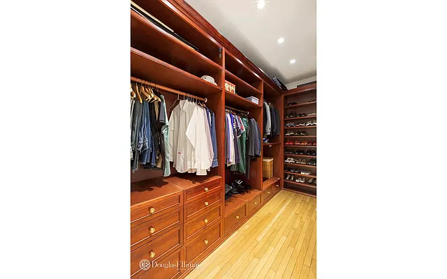 Sold by Douglas Elliman | media 22