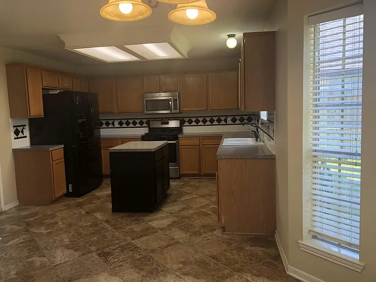 2110 Highland Bay Ct — Photo 8