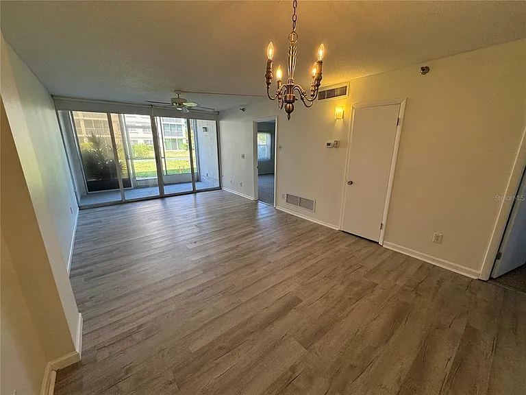 232 Saint Augustine Ave #102 — Photo 7