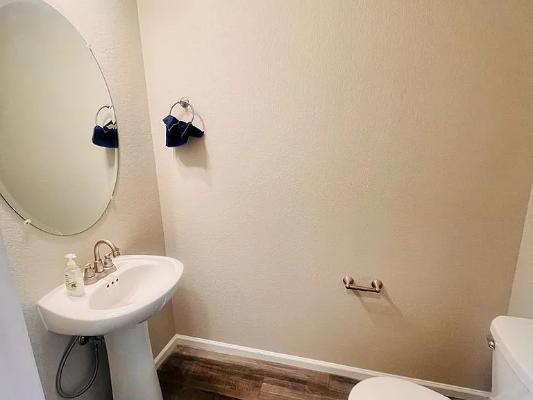 9829 Paluxy Hts — Photo 3