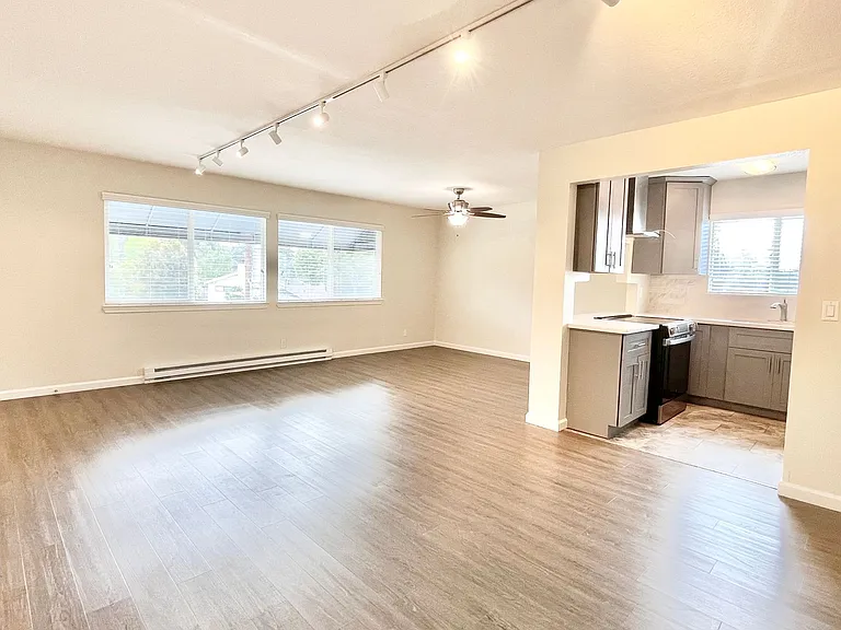 Gateway Apartments — Photo 1