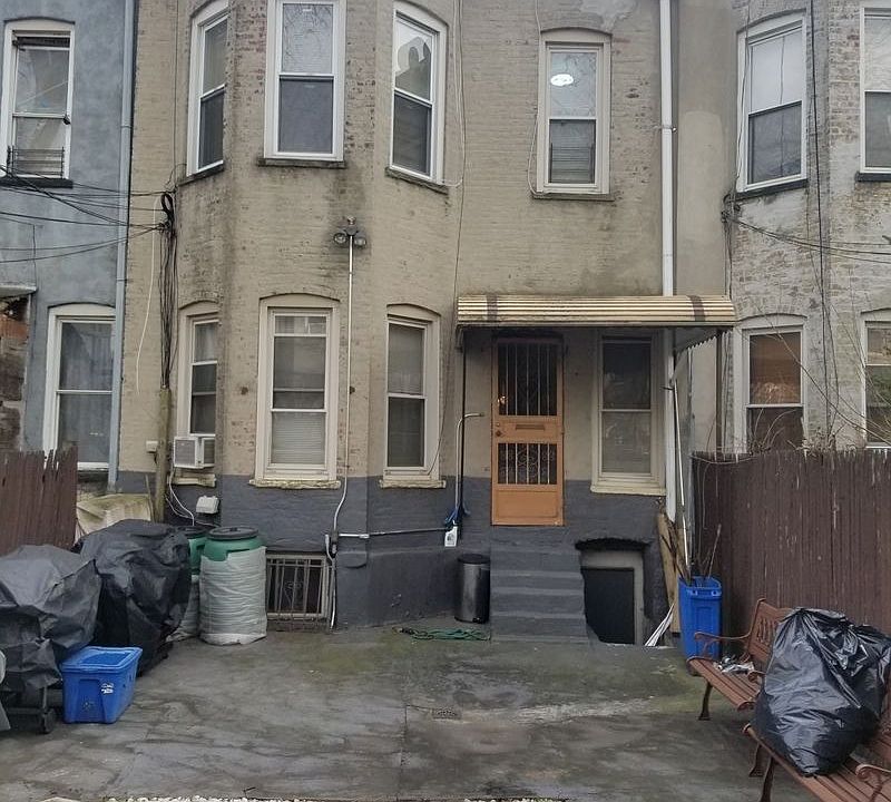 2nd image of 147 Lefferts Ave