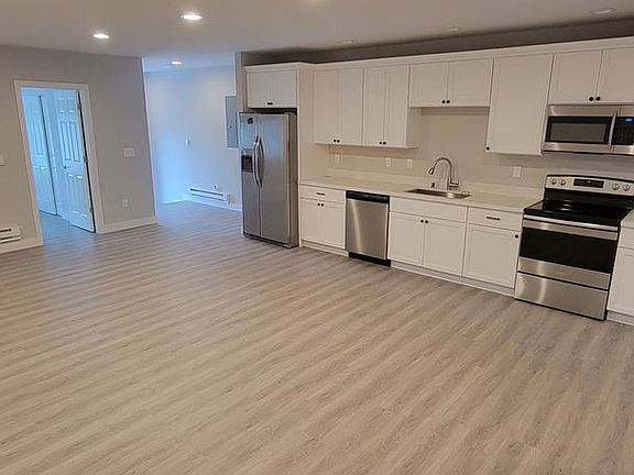 5th image of 855 W Nickerson St #10