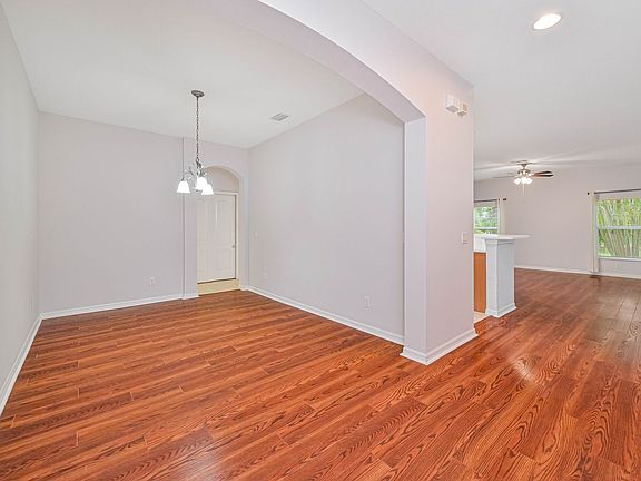 3rd image of 2850 Via Campania St
