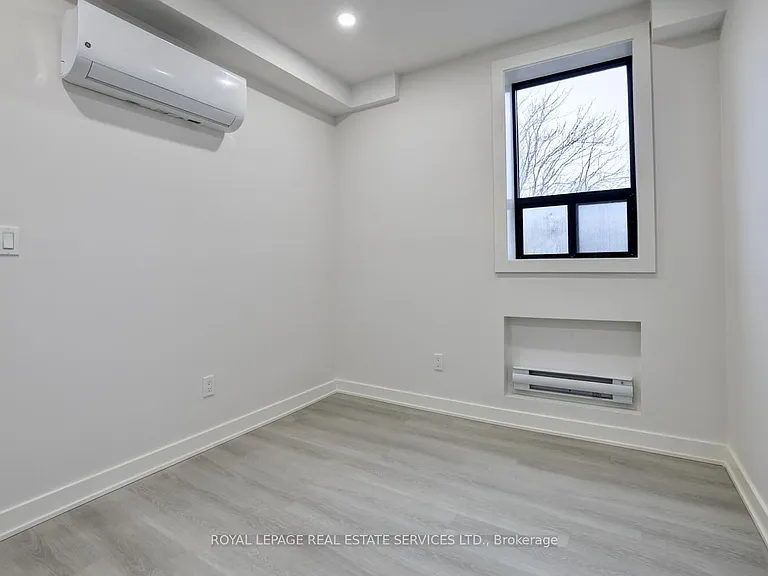 20 Duke St #305 — Photo 10