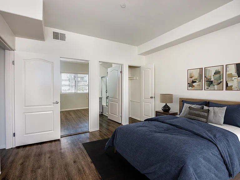 Vinton Court Apartments — Photo 10