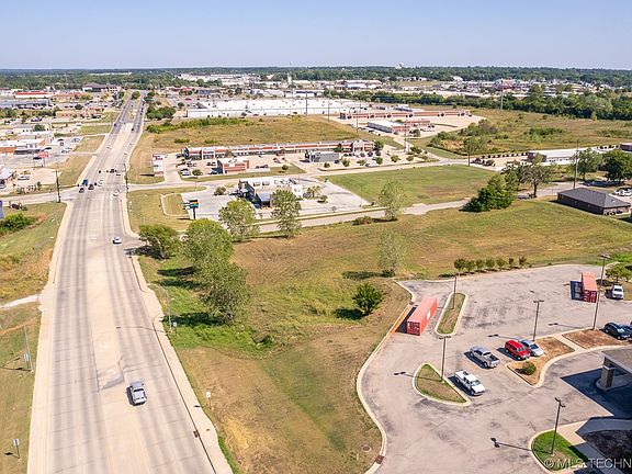 2nd image of Lonnie Abbott Blvd