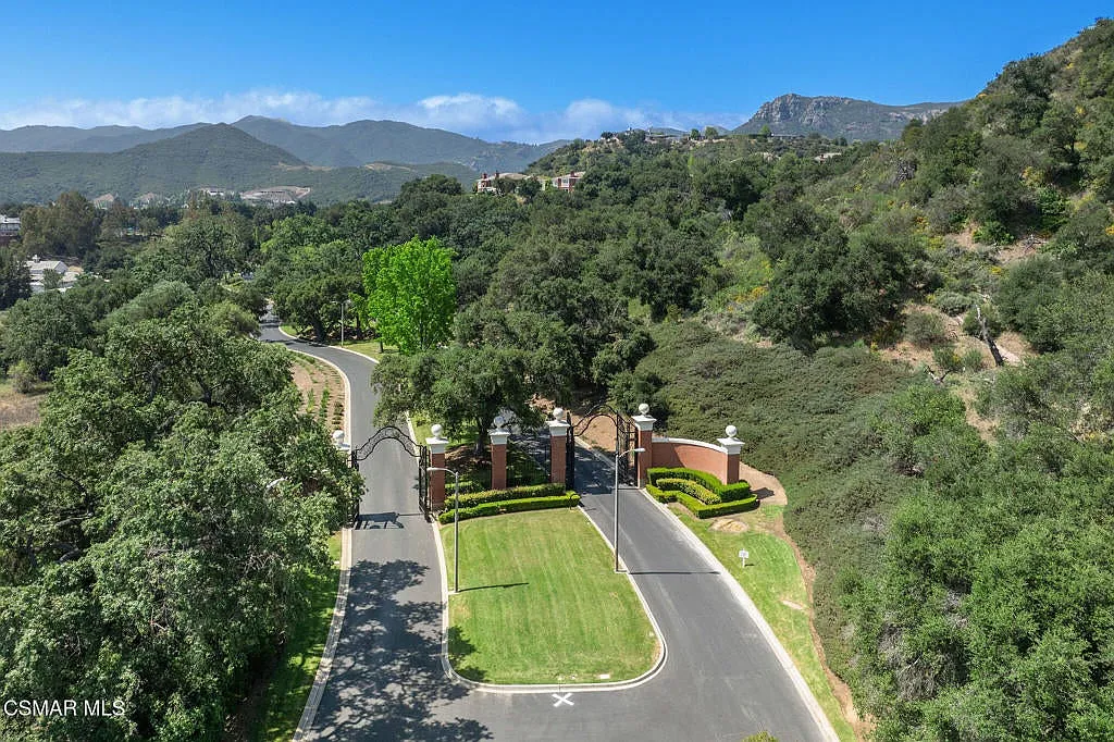 4 bed, 3758 sqft, $20,000 — Photo 1