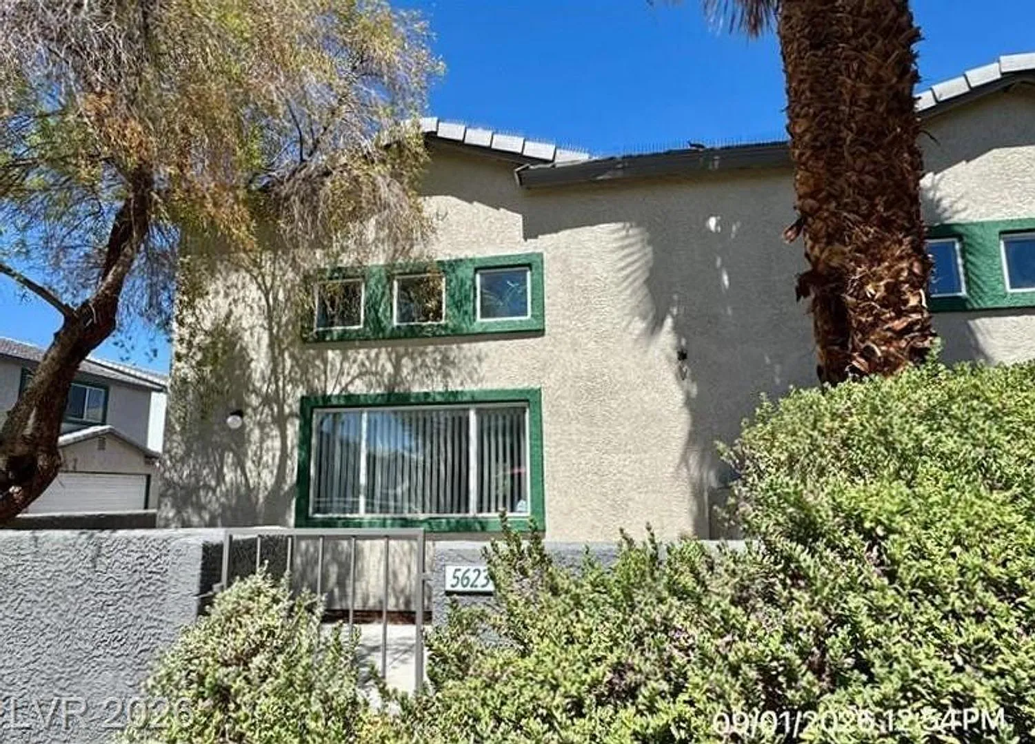 2-Bedroom Townhome with Courtyard & 1-Car Garage — Photo 3