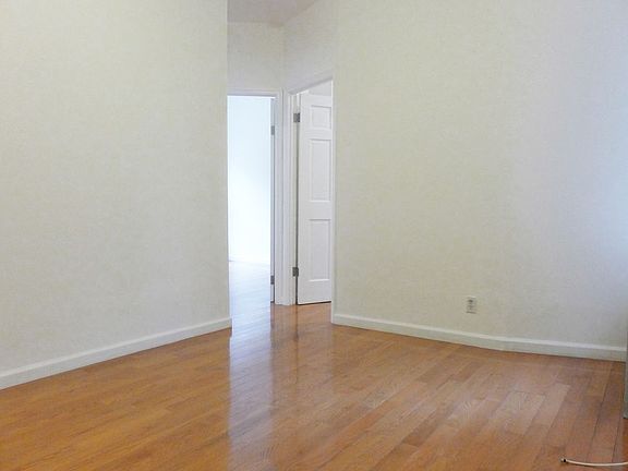 3rd image of 332 E 15th St APT 5D