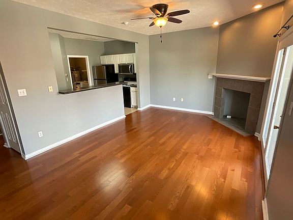 4th image of 125 N Washington St #9
