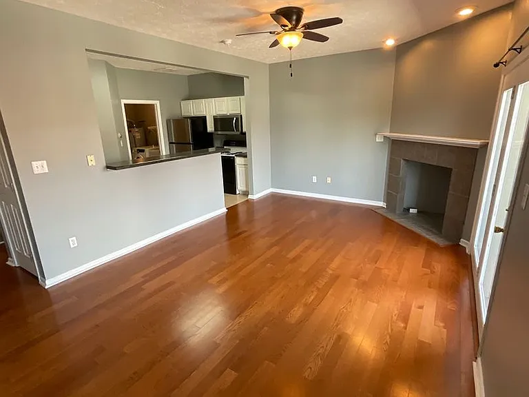 125 N Washington St — Photo 52
