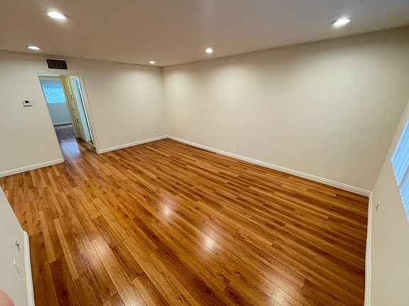 2nd image of 1043 Winchester Ave #2ce42b580