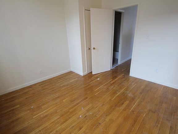 2nd image of 312 E 106th St APT 4