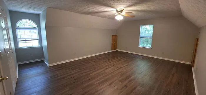 3 bed, 2.0 bath, 2236 sqft, $2,250 — Photo 2