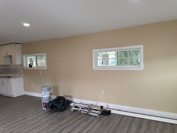 4th image of 2519 Maple St